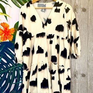 Abstract Print V Neck Ruffle Hem Smock Dress